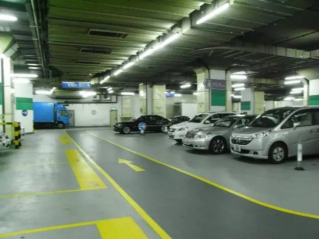 清遠(yuǎn)市區(qū)停車(chē)新政 臨時(shí)車(chē)位告別全免費(fèi)時(shí)代，智慧管理優(yōu)化出行體驗(yàn)